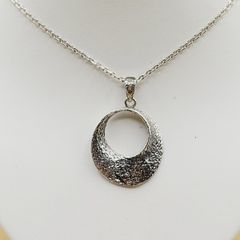 Sterling Silver 925 Hammered Circle Necklace