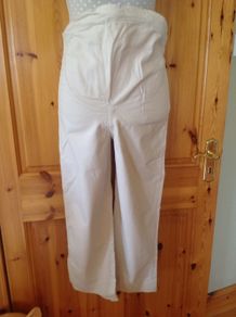 Size 10 Over Bump Capri Trousers