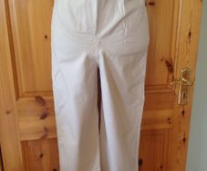 Size 10 Over Bump Capri Trousers