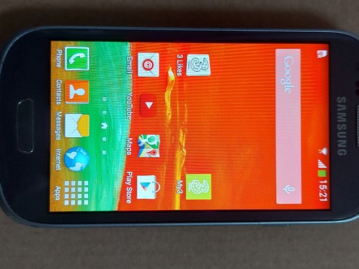Samsung Galaxy SIII, Model GT-I8200N, 8GB, in excellent condition