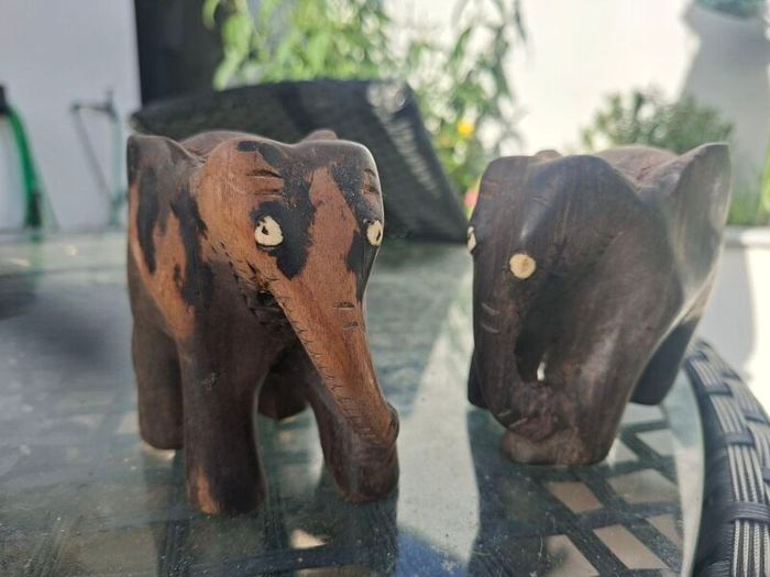Lovely pair of Vintage Solid Rosewood Wooden Hand Carved Elephants