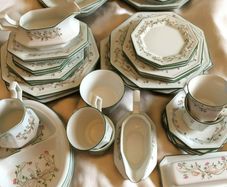 Johnson Brothers Eternal Beau Huge Luxury Dinner and Tea Service