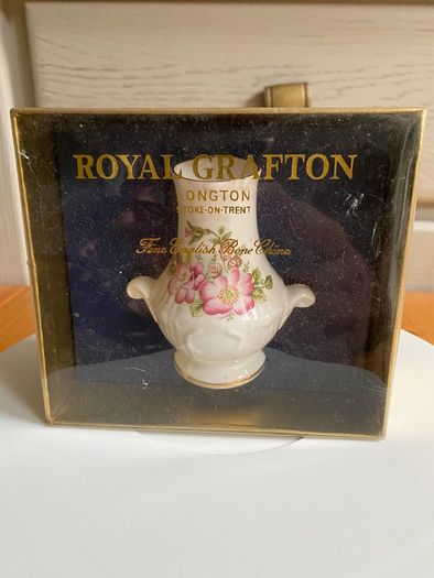 Vintage Royal Grafton Fine Bone China Small Vase - Pink Wild Rose