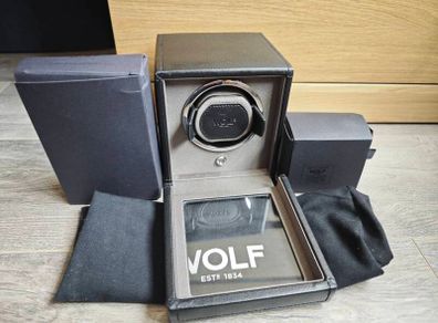 Wolf Watch Winder and accessories