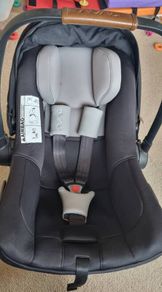 Pipa Nuna car seat and base