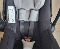 Pipa Nuna car seat and base