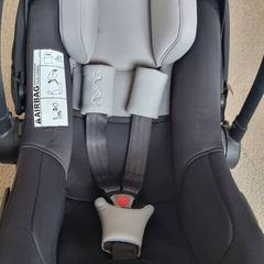 Pipa Nuna car seat and base