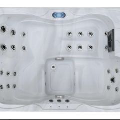 Brand New 4 Person Dan Marino Hot Tub