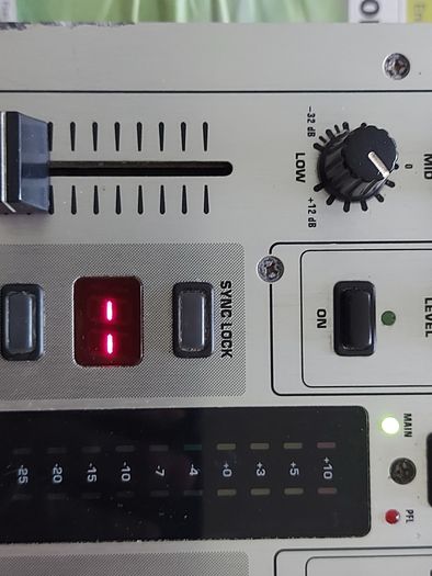 BEHRINGER PRO MIXER Model VMX 200, working great and in excellent condition