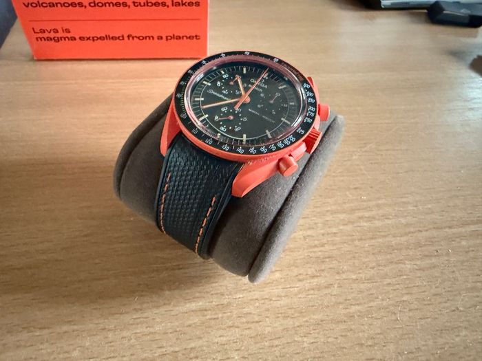 Moonswatch Lava