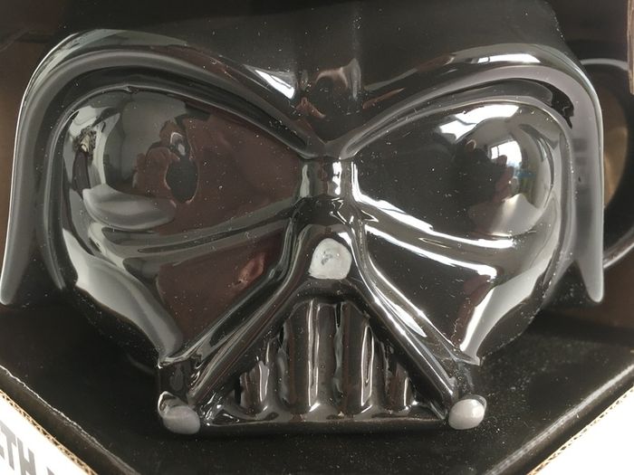 (NEW) Star Wars Mug and Coin