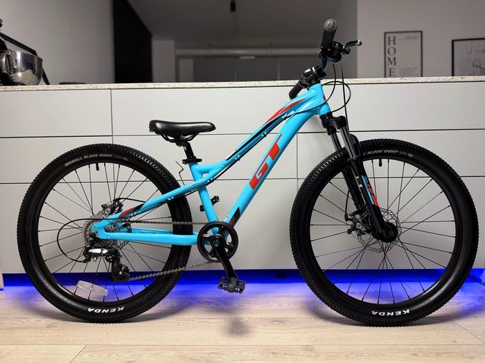 GT Stomper PRO Disc Junior Bike 24 inch (Like New)