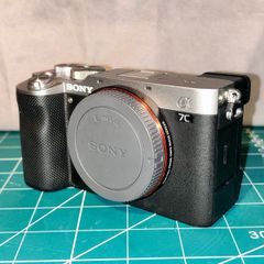 Sony Alpha A7C with samyang 35mm f1.8 and grip case