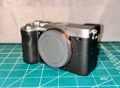 Sony Alpha A7C with samyang 35mm f1.8 and grip case