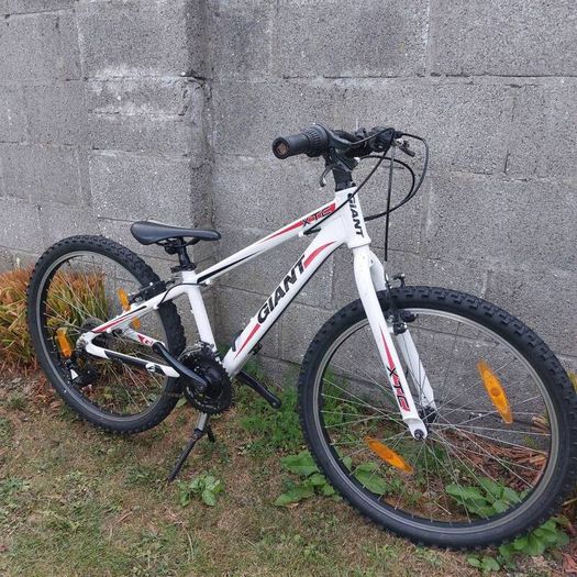 Giant XTC JR 24" wheel kids bike - kids aged 7-12 years old - Excellent condition - Mountain bike