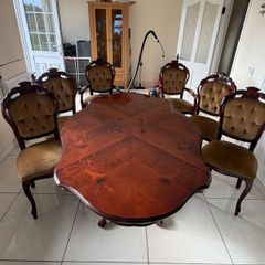 Table & 6 chairs