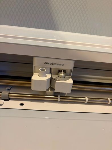 Cricut Maker 3 - bundle 2026 model