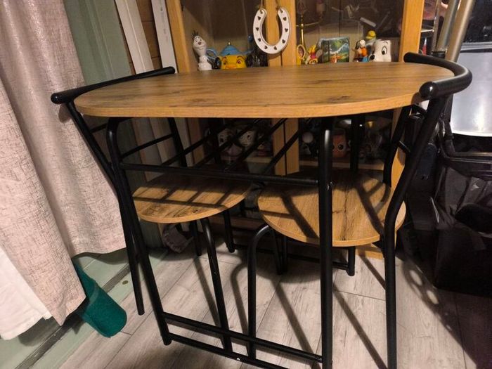 2 seater table & chairs