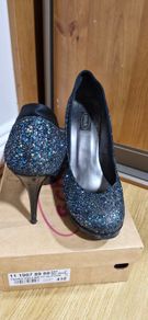 Schuh Sparkly heels