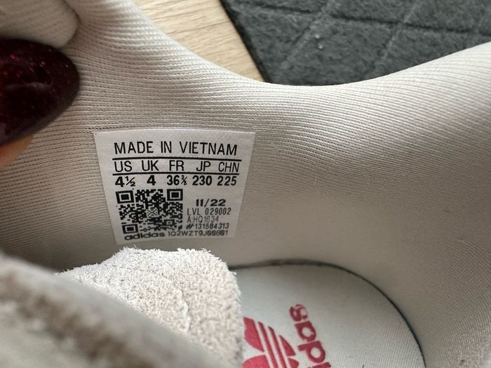 Adidas Ozweego like new runners