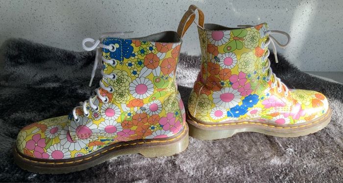 Dr Martens / Docs Size 5, 1460 Pascal Leather Boots in Daisy Floral Butterfly Print