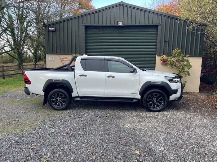 Toyota Hilux 2.8 Invincible No Vat