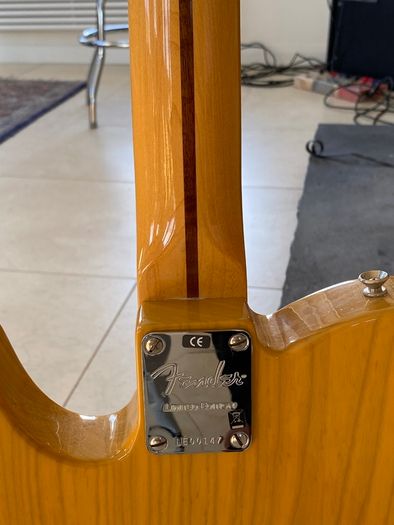 Fender 52 Telecaster American Vintage Reissue Limited Edition FSR. Albert Lee signature on back of headstock.