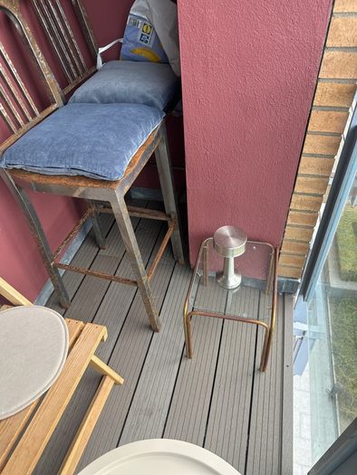 Chairs for free - I pay for pick them up