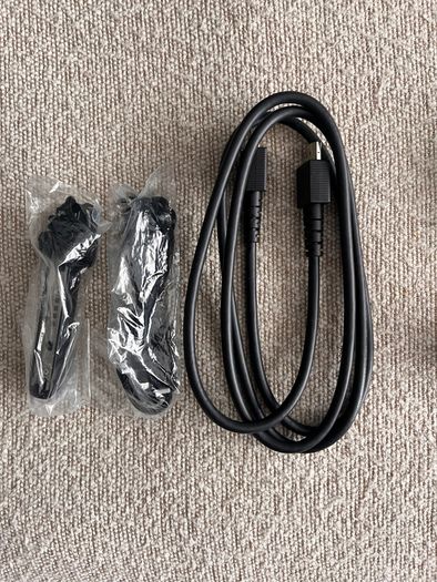Nintendo Switch Bundle - Pristine V2 (4 Joycons + Mario Kart + 512GB)