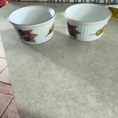 2 ramekin - 1 royal worcester evesham ramekin The other evesham vale 1986 royal worcester    they 5. 00 euro each.