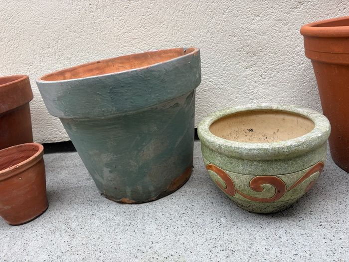 x3 Large Terracotta pots x2 Small ceramics pots