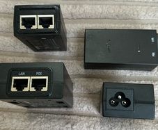 UBIQUITI POE injectors (1x48v and 3x 24v)