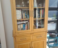 oak cabinet / dresser / display unit / book shelf