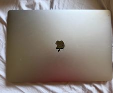 2019 MacBook Pro i9 with Touchbar, 32GB Ram, 1TB SSD