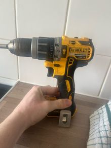 2X Brushless screwguns
