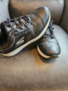 Golf shoes