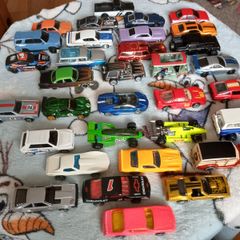 1/64 Hot Wheels ,Job lot x 33 Models , 17 Real Riders, 16 Other Types