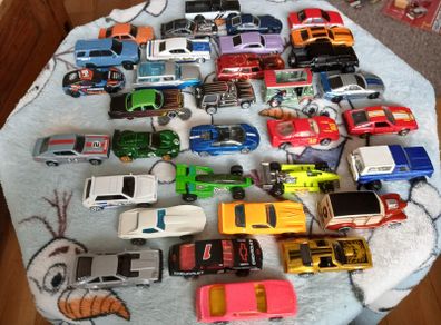 1/64 Hot Wheels ,Job lot x 33 Models , 17 Real Riders, 16 Other Types