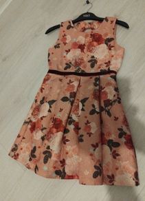Yumi pink floral Dress size 9-10