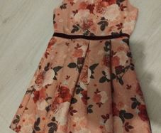 Yumi pink floral Dress size 9-10