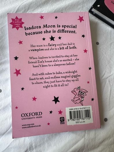 Isadora Moon by Harriet Muncaster Bundle of two kids books