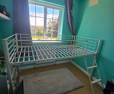 Metal mid sleeper