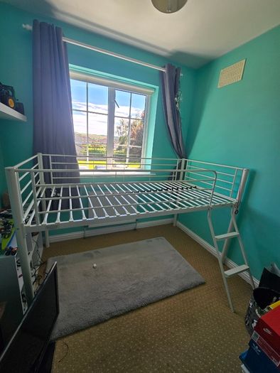 Metal mid sleeper