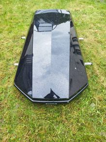 Thule Exodus 470l Roof box and bars