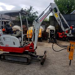 Takeuchi digger