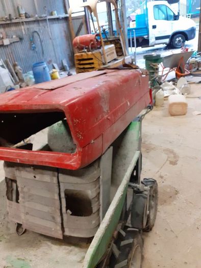 massey 135 bonnet