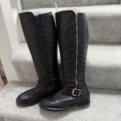 Knee lenght boots