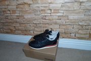 Reebok trainers on fur size 5.5