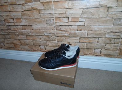 Reebok trainers on fur size 5.5