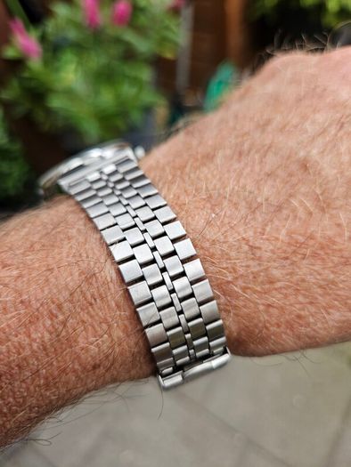 Watch Ricoh Riquartz. Vibtage.